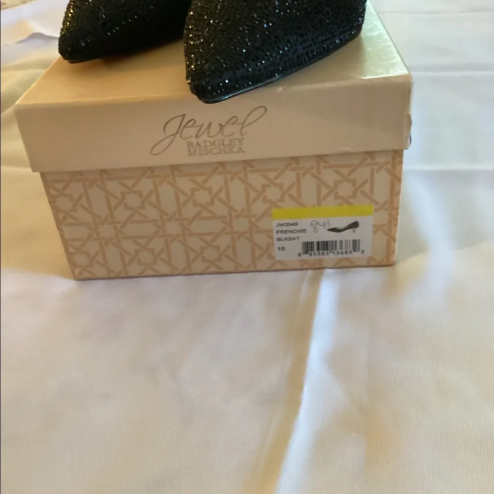 Badgley Mischka kitten heels